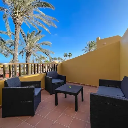 Oasis La Palmera Apartment *