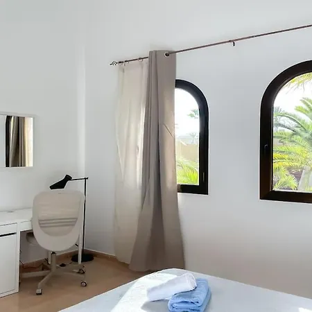 Oasis La Palmera Apartment *